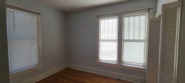 Foto del edificio - 1921 18th Ave S