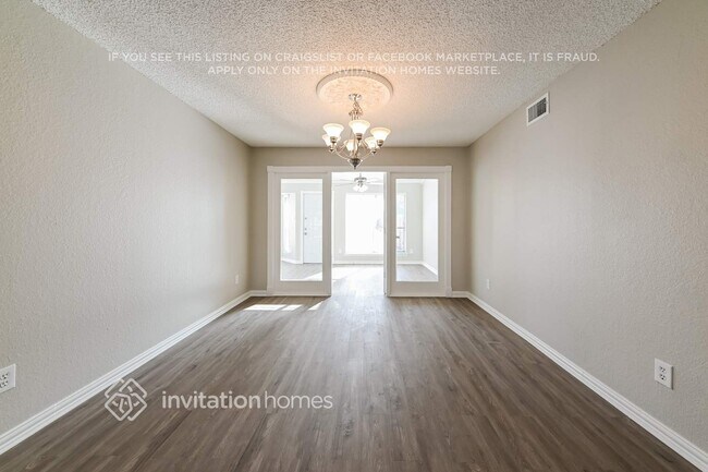 Foto del edificio - 1418 Baker Dr