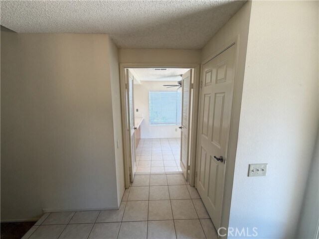 Foto del edificio - 5731 E Crater Lake Ave