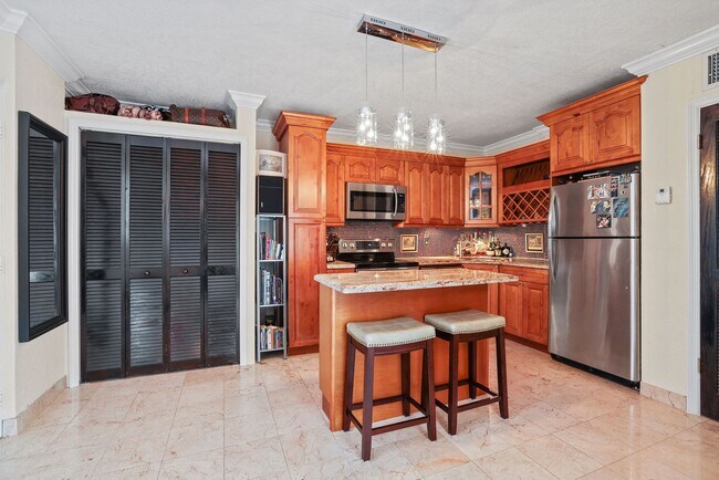Building Photo - Spaciously designed 1 bedroom apartment wi...
