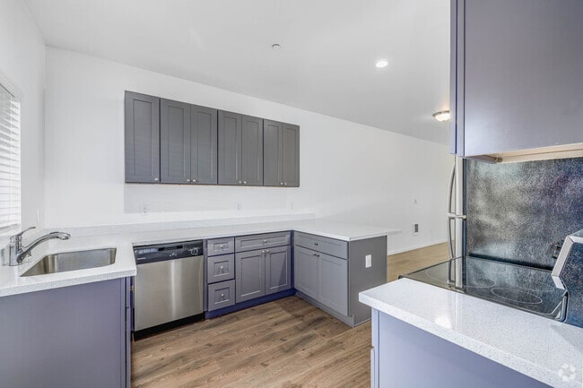2BR, 2.5BA - 1,151SF - Kitchen - Rainier Terrace Townhomes