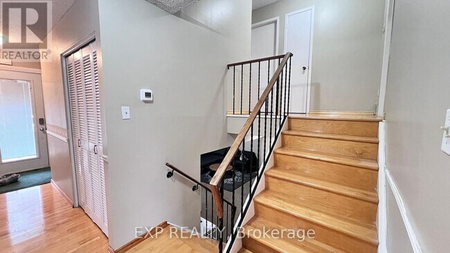 Photo du bâtiment - 960 Cahill Dr W