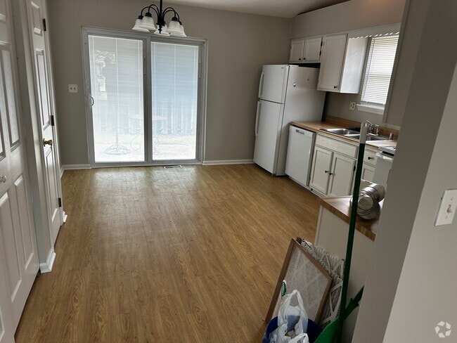Building Photo - 3755 Chamberlain Ct