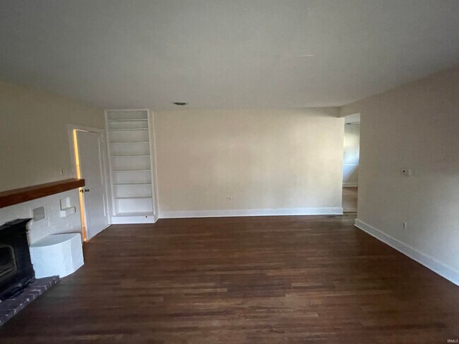 Foto del edificio - 2418 E 4th St