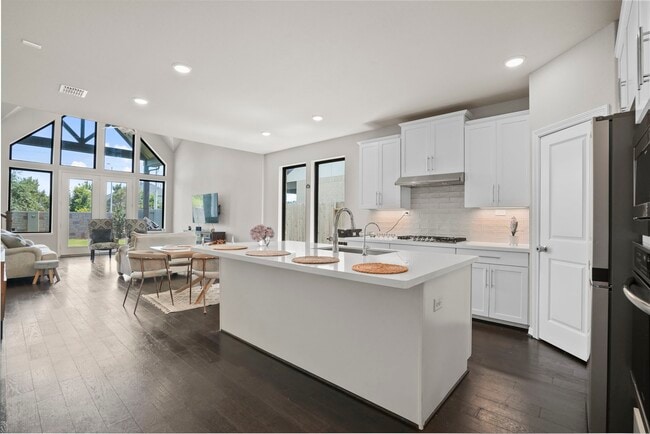 Building Photo - 29015 Laurel Grove Ln