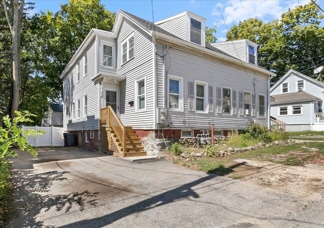 Building Photo - 14-16-16 Bartlett Ave