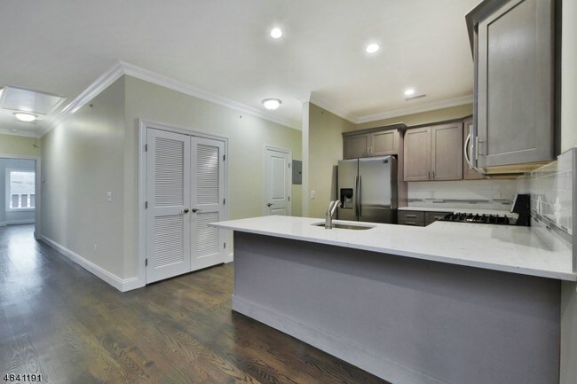 Building Photo - 115 Watchung Ave