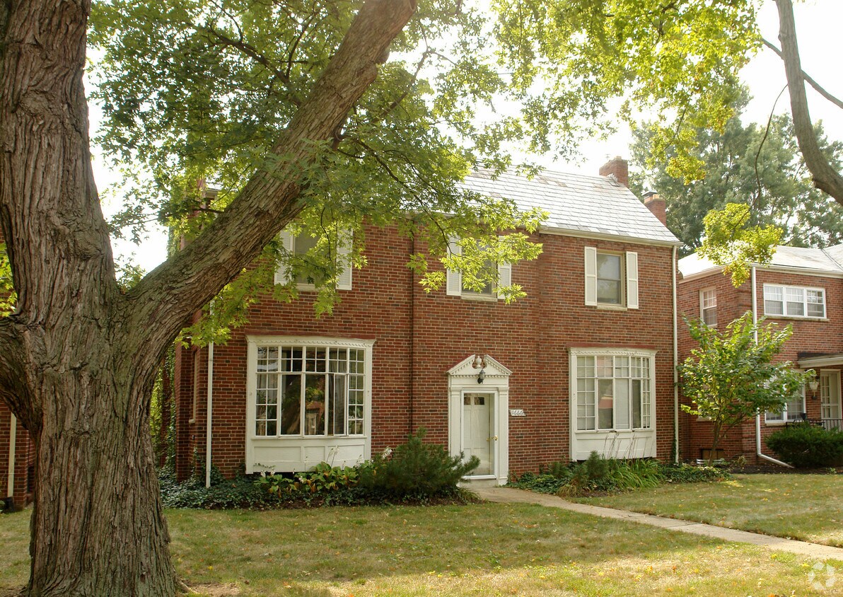 Building Photo - 1666 Westwood Ave