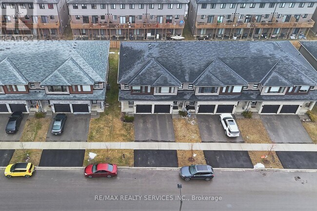 Photo du bâtiment - 44 June Callwood Wy