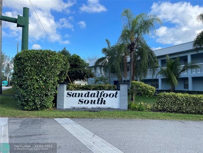 Foto del edificio - 9872 Marina Blvd