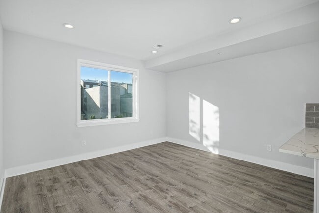 Photo - 1302 North Marshall Street Apartment