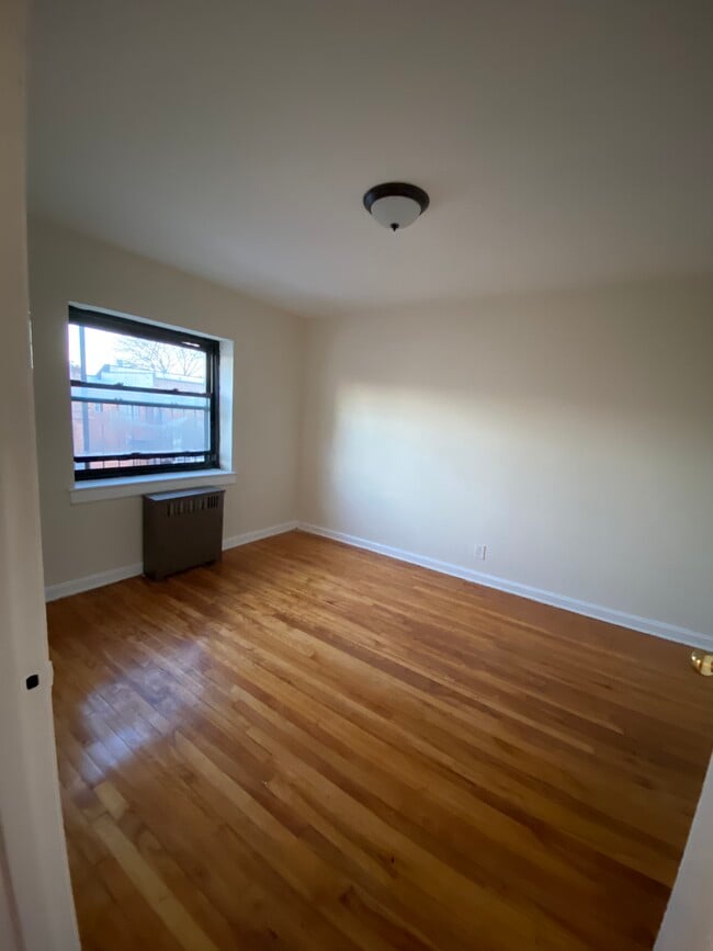Foto del edificio - 241 Bay 17th St