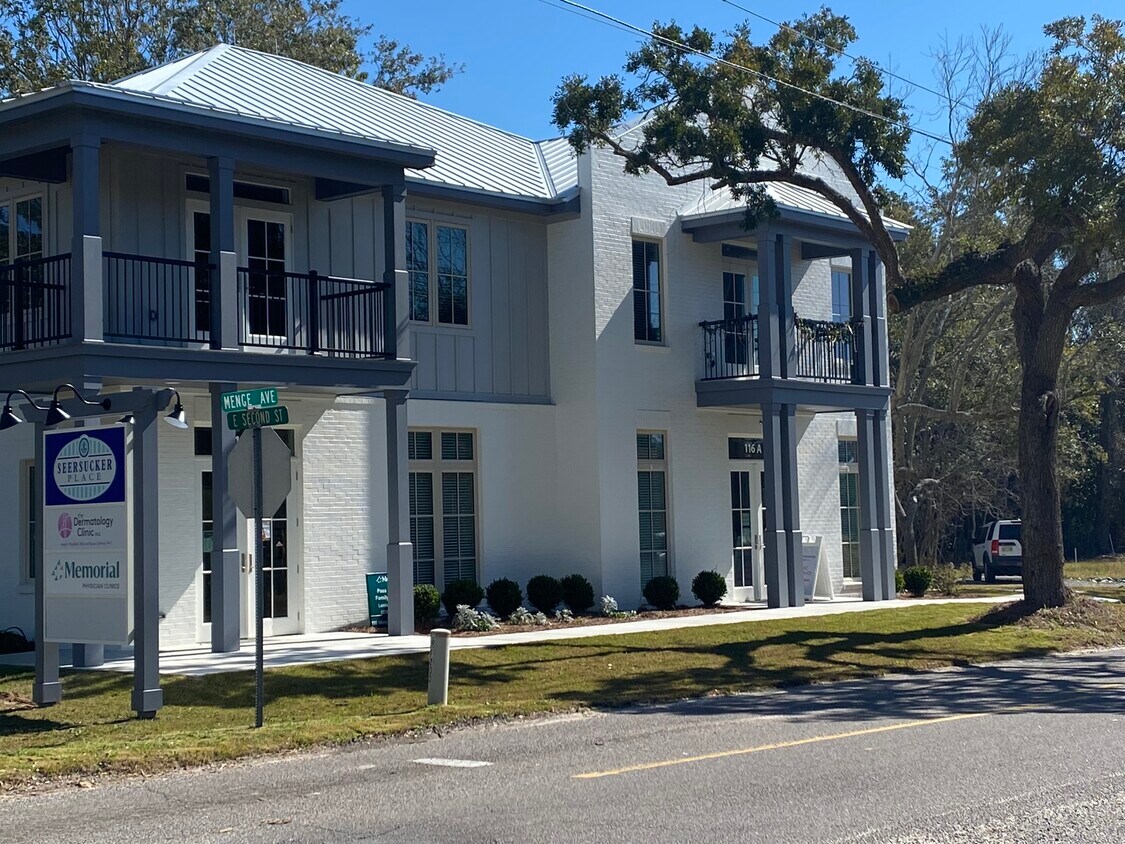 118 Menge Ave Unit Apartment D, Pass Christian, MS 39571 Apartments