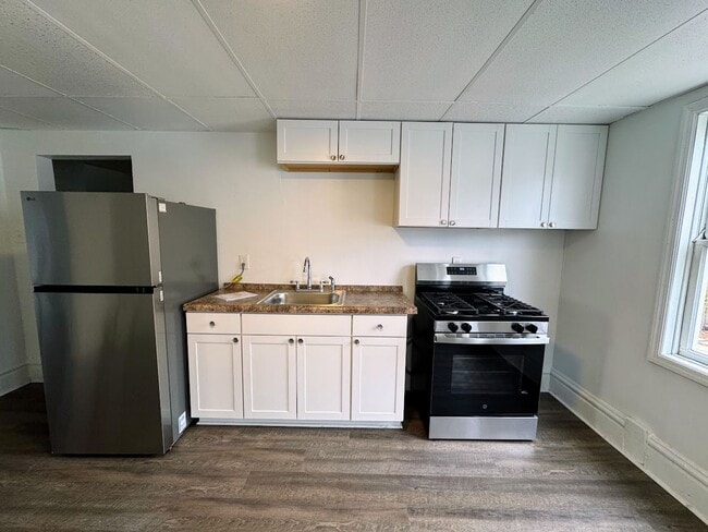 Building Photo - 28 Mt Oliver St