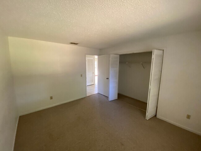 Foto del edificio - "Charming 2 Bed, 1 Bath Seffner Rental"