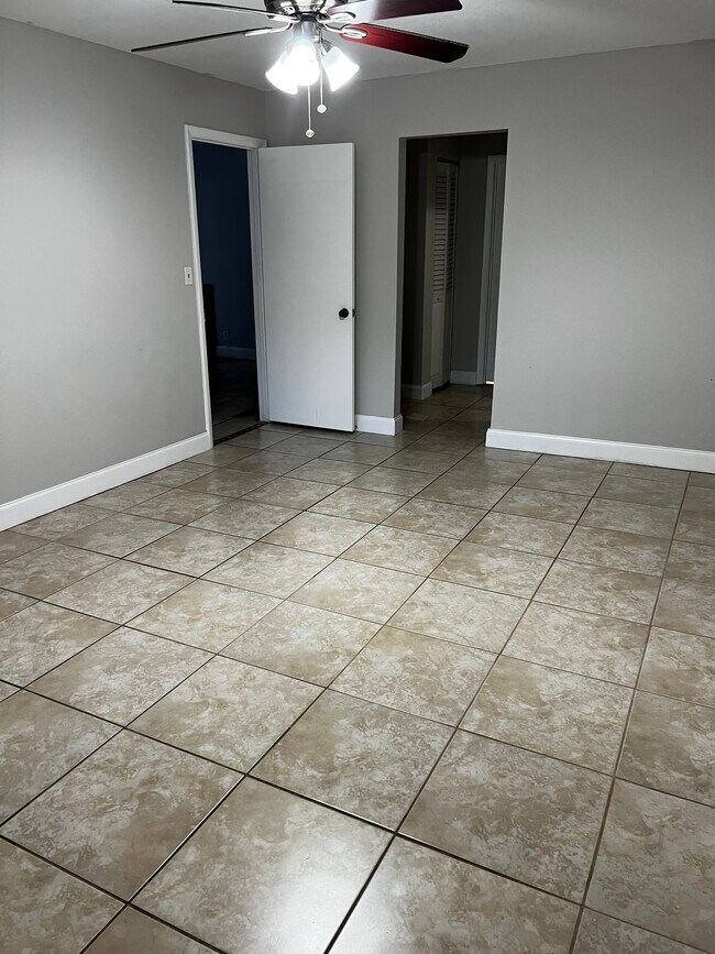 Dormitorio principal - 7063 W Sunrise Blvd