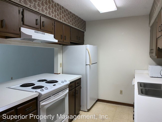Building Photo - 4484 Pontchartrain Dr