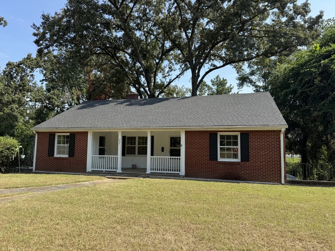 Photo - 527 College Hill Rd (Oxford, MS)