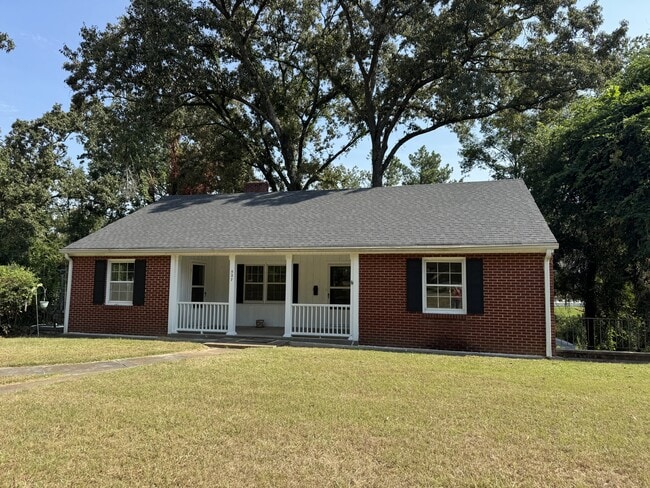 Photo - 527 College Hill Rd (Oxford, MS) House