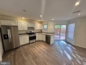 Building Photo - 43539 Kiplington Square