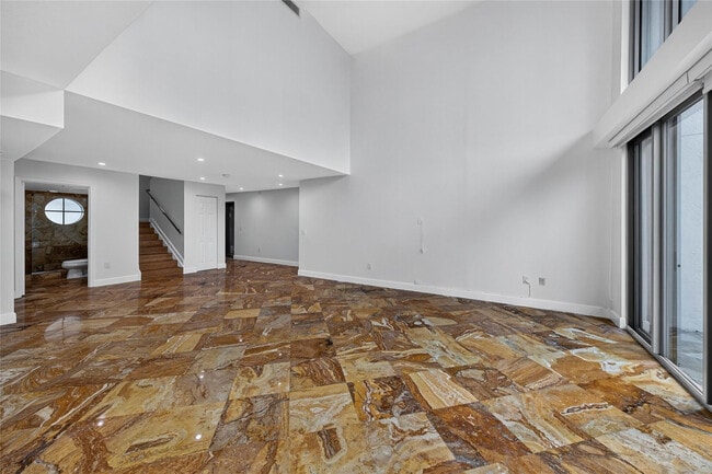 Building Photo - 900 SE 2nd St