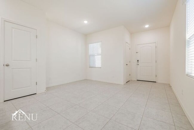 Building Photo - 35411 W San Capistrano Ave