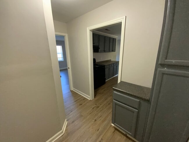 Foto del edificio - 115 Blakely Rd