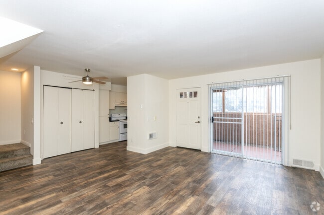 Interior Photo - Elan Playa Mar Apartment Homes