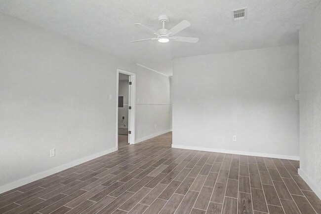 Building Photo - 108 Phylis Dr