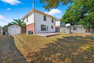 Building Photo - 11902 Rolling Stream Dr