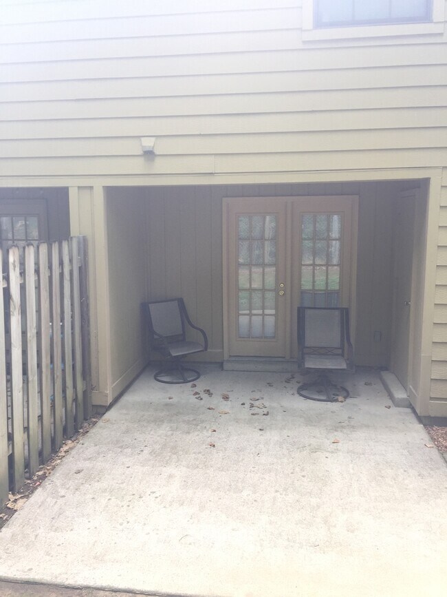 Foto del edificio - 526 Chandler Pl