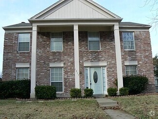 Building Photo - 1317 E Miller Dr