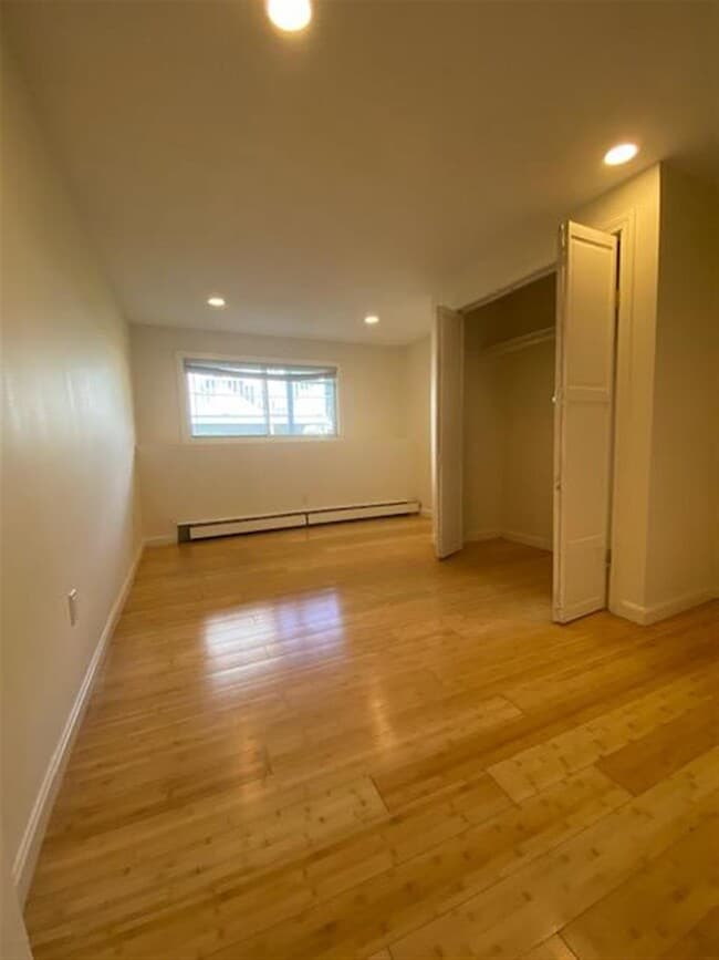 Building Photo - 126 Clifton St
