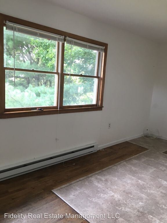 Building Photo - 16 Blossom Ln