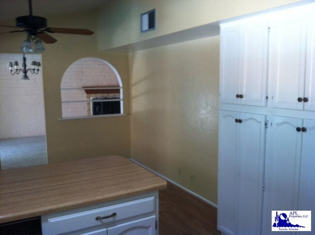 Building Photo - 1110 W San Miguel Cir