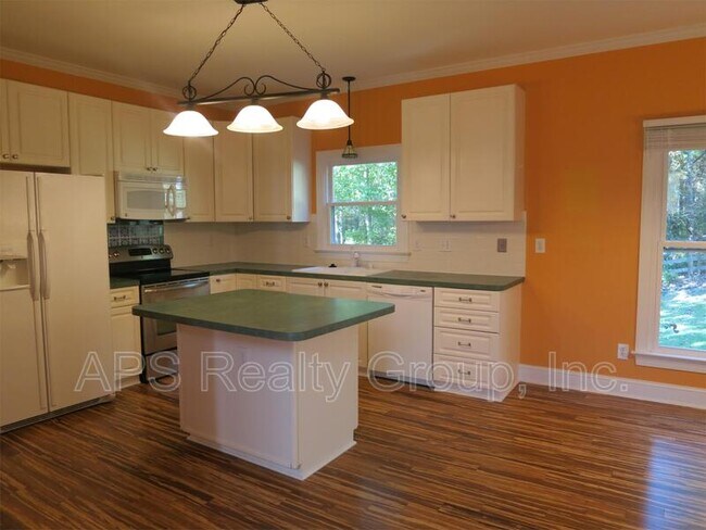 Foto del edificio - 3165 Glenshire Dr