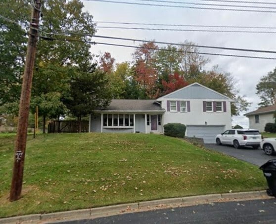 Foto del edificio - 2437 Rhonda Dr