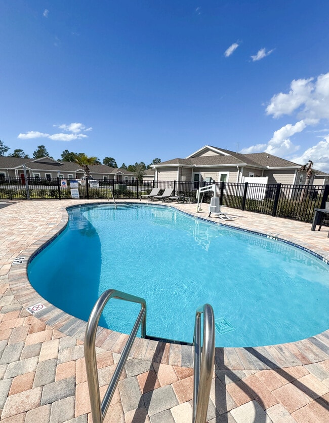 Swimming Pool - Promenade at Grande Park