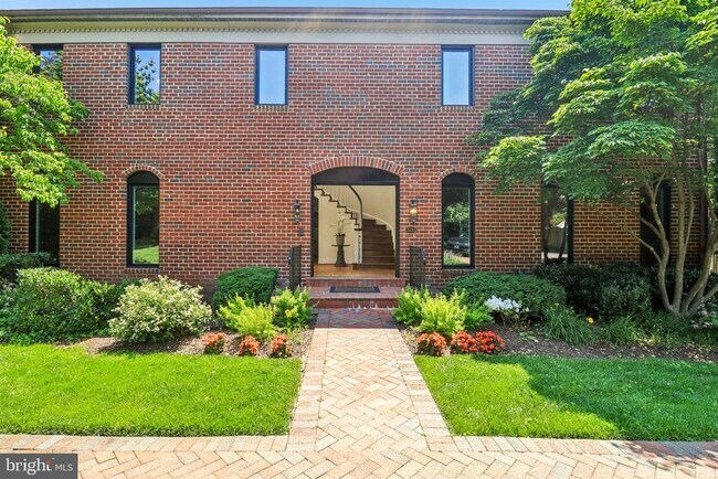 Building Photo - 3233 Ellicott St NW