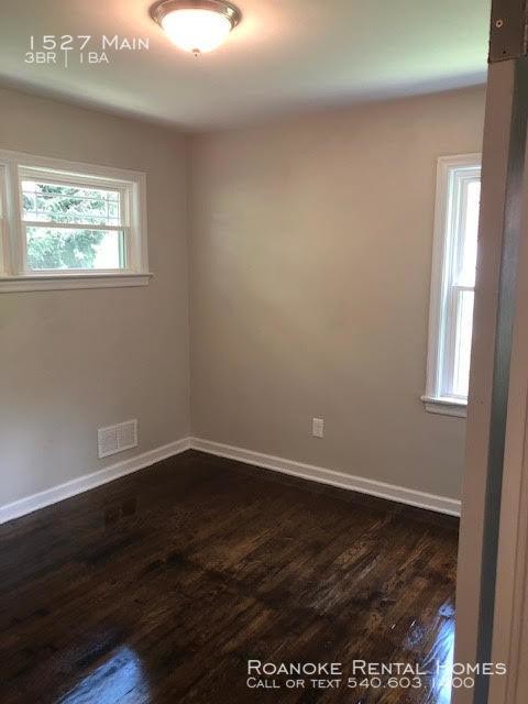 Building Photo - 3 bedroom in Roanoke VA 24015