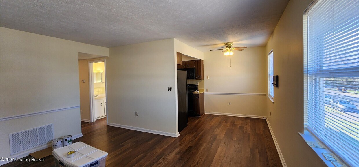 3212 Springfield Dr Unit 4, Louisville, KY 40214 Room for Rent in