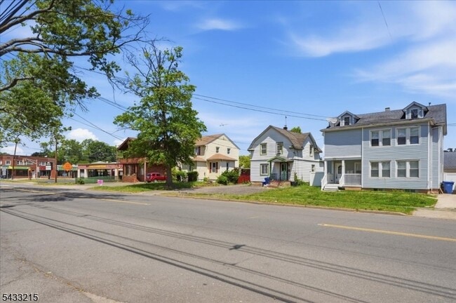 Building Photo - 122 S Lincoln Ave