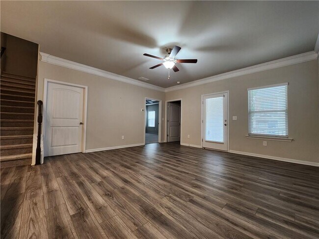 Building Photo - 124 Hickory Village Cir