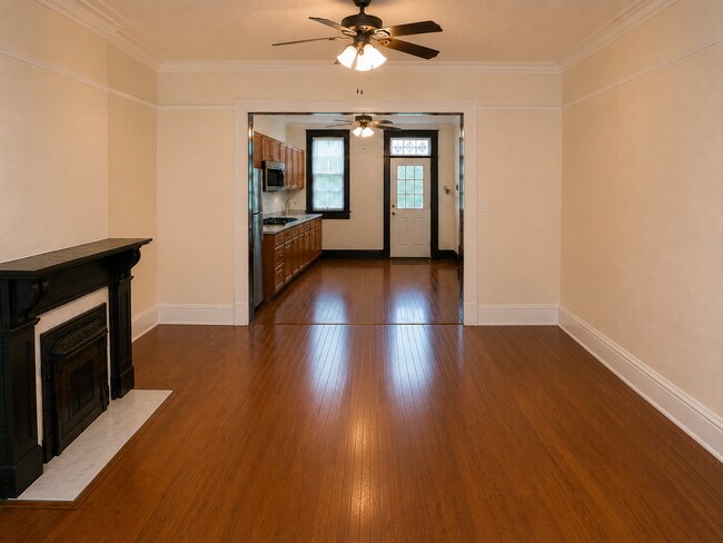 Sala de estar sin amueblar - 439 37th St