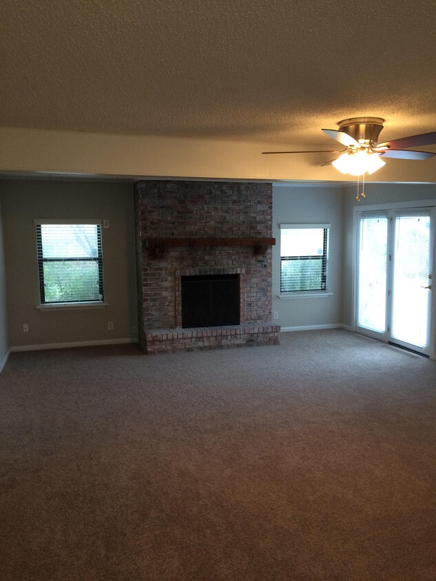 Primary Photo - 4319 Renault Drive