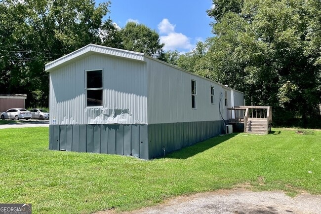 Building Photo - 340 Towler St