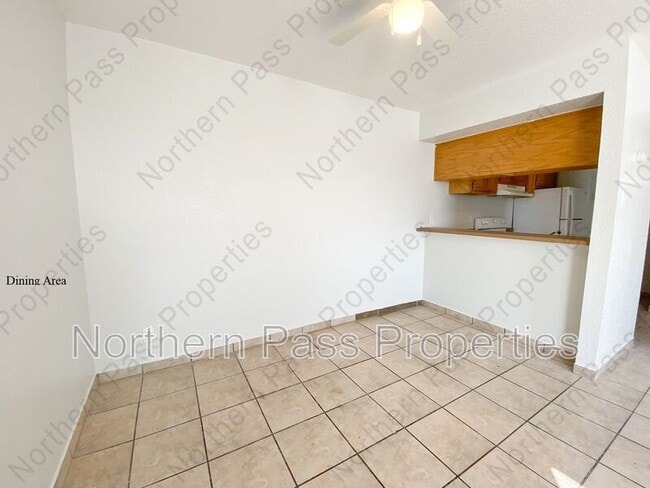 Building Photo - 4700 Maxwell Ave