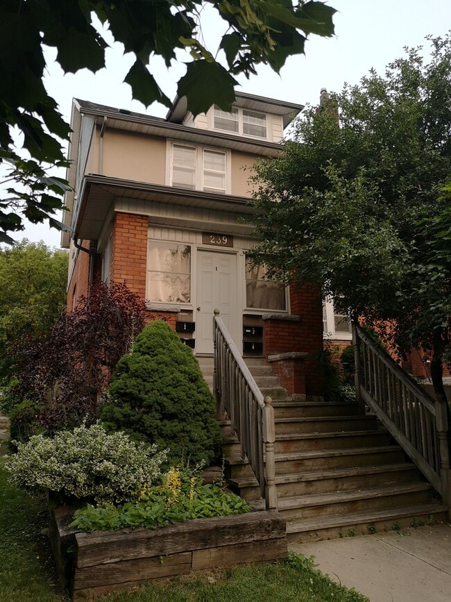 Building Photo - 239 Queen St S