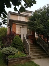 Building Photo - 239 Queen St S