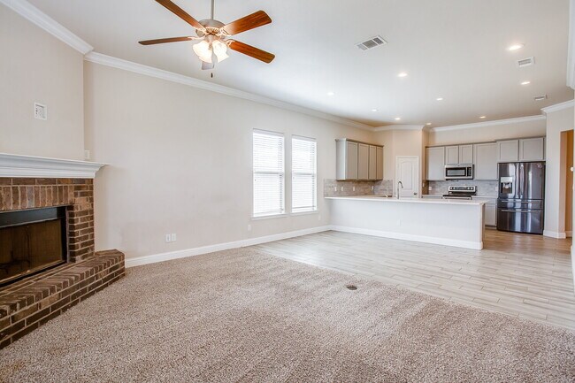 Building Photo - 3-Bedroom Home in Southwest Lubbock!